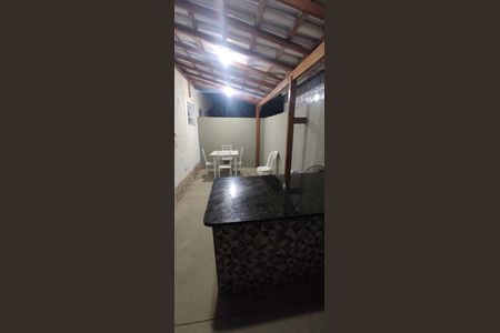 Área externa de casa para alugar com 3 quartos, 80m² em Condomínio Porto Seguro, Rio das Ostras