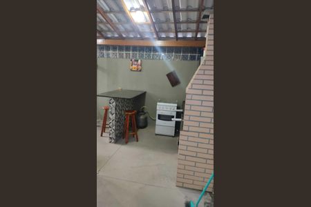 Churrasqueira de casa para alugar com 3 quartos, 80m² em Condomínio Porto Seguro, Rio das Ostras