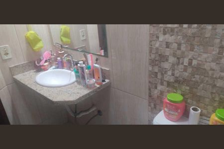 Banheiro de casa para alugar com 3 quartos, 80m² em Condomínio Porto Seguro, Rio das Ostras