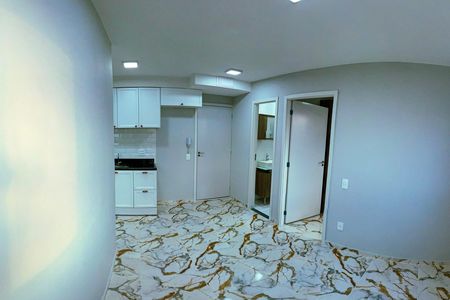 Sala/Cozinha de apartamento para alugar com 2 quartos, 32m² em Vila Suzana, São Paulo