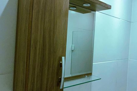 Banheiro de apartamento para alugar com 2 quartos, 32m² em Vila Suzana, São Paulo