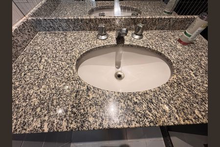 Apartamento para alugar com 74m², 2 quartos e 1 vaga Apartamento para alugar com 74m², 2 quartos e 1 vagaBanheiro Social