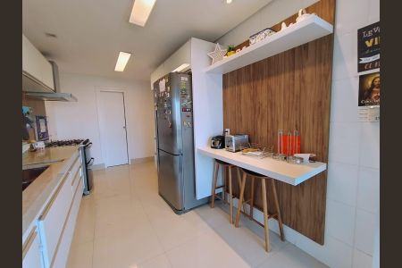 Cozinha de apartamento à venda com 4 quartos, 202m² em Alphaville Empresarial, Santana de Parnaíba
