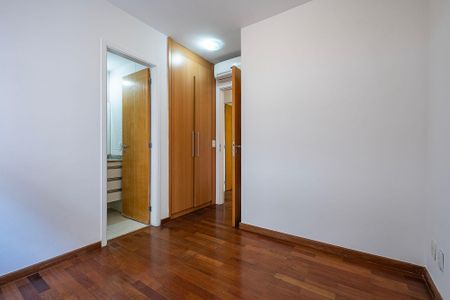 Apartamento para alugar com 67m², 2 quartos e 2 vagasSuíte