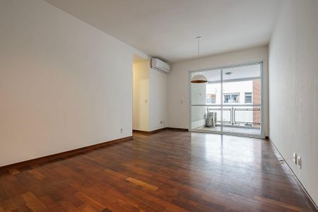 Apartamento para alugar com 67m², 2 quartos e 2 vagasSala