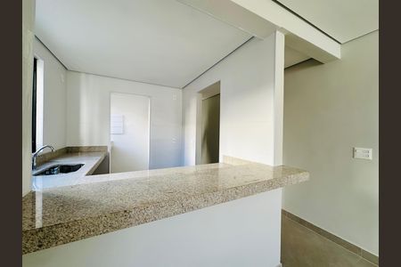 Apartamento à venda com 60m², 2 quartos e 2 vagas Apartamento à venda com 60m², 2 quartos e 2 vagasBancada da Cozinha