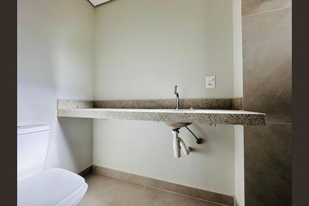 Apartamento à venda com 60m², 2 quartos e 2 vagas Apartamento à venda com 60m², 2 quartos e 2 vagasBanheiro da Suíte 1