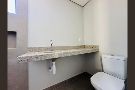 Apartamento à venda com 60m², 2 quartos e 2 vagas Apartamento à venda com 60m², 2 quartos e 2 vagasBanheiro da Suíte 2