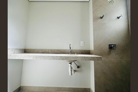 Apartamento à venda com 60m², 2 quartos e 2 vagas Apartamento à venda com 60m², 2 quartos e 2 vagasBanheiro da Suíte 1