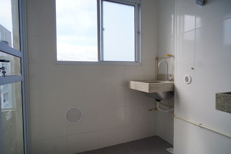 Área  de serviço  de apartamento à venda com 2 quartos, 56m² em Camaquã, Porto Alegre