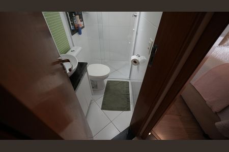Apartamento à venda com 76m², 2 quartos e 1 vagaBanheiro Social