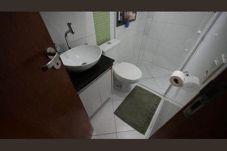 Apartamento à venda com 76m², 2 quartos e 1 vagaBanheiro Social