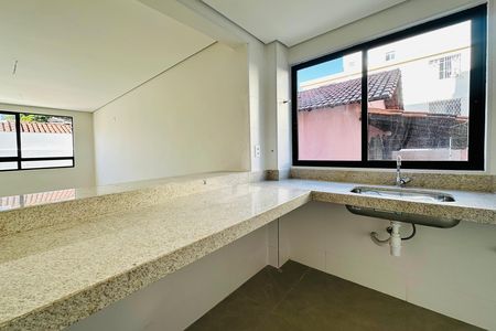 Cozinha de apartamento à venda com 2 quartos, 60m² em Anchieta, Belo Horizonte