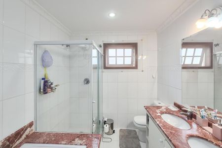 Banheiro da Suíte 4 de casa de condomínio à venda com 5 quartos, 375m² em Parque Terra Nova Ii, São Bernardo do Campo