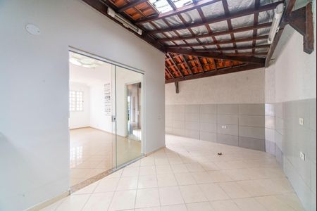 Casa de condomínio para alugar com 94m², 3 quartos e 2 vagas Casa de condomínio para alugar com 94m², 3 quartos e 2 vagasQuintal Interno