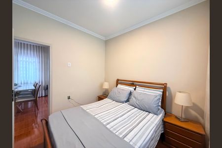 Casa à venda com 300m², 3 quartos e 3 vagas Casa à venda com 300m², 3 quartos e 3 vagasSuite