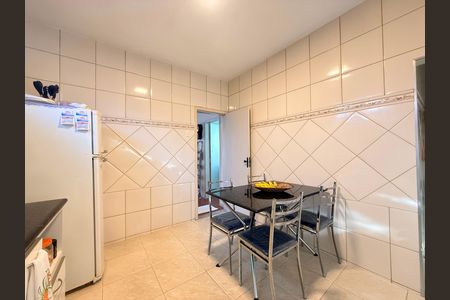 Casa à venda com 300m², 3 quartos e 3 vagas Casa à venda com 300m², 3 quartos e 3 vagasCozinha