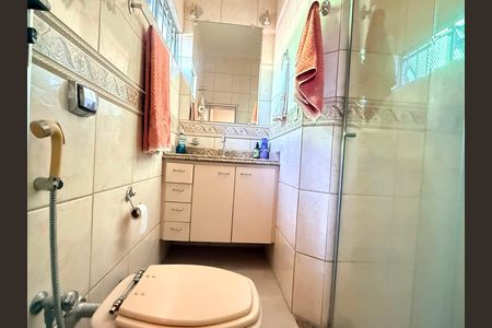 Casa à venda com 300m², 3 quartos e 3 vagas Casa à venda com 300m², 3 quartos e 3 vagasBanheiro da Suíte