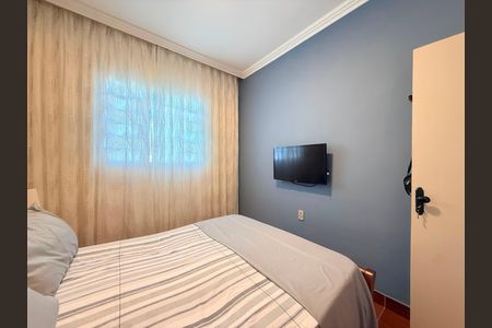 Casa à venda com 300m², 3 quartos e 3 vagas Casa à venda com 300m², 3 quartos e 3 vagasSuite