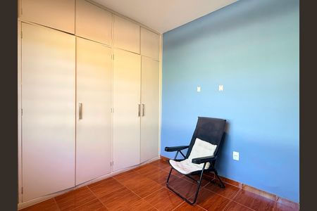 Casa à venda com 300m², 3 quartos e 3 vagas Casa à venda com 300m², 3 quartos e 3 vagasQuarto 2