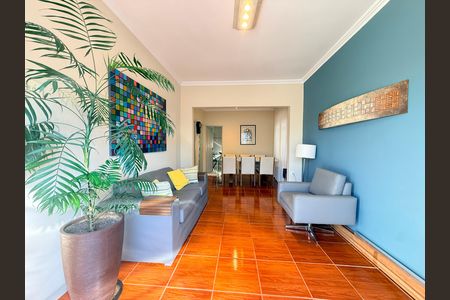 Casa à venda com 300m², 3 quartos e 3 vagas Casa à venda com 300m², 3 quartos e 3 vagasSala