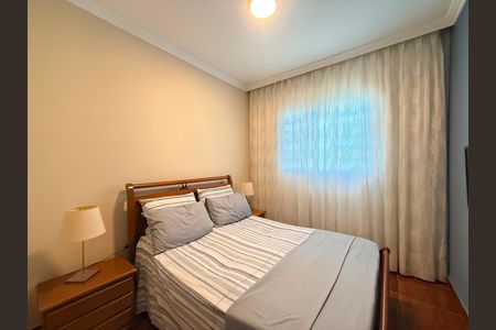Casa à venda com 300m², 3 quartos e 3 vagas Casa à venda com 300m², 3 quartos e 3 vagasSuite