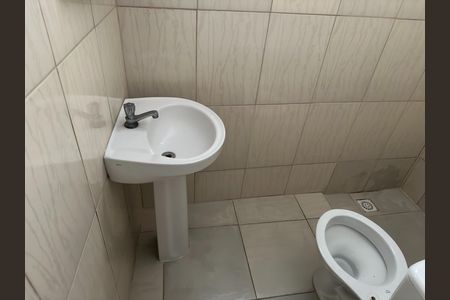 Casa para alugar com 100m², 2 quartos e 1 vaga Casa para alugar com 100m², 2 quartos e 1 vagaBanheiro