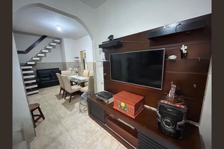 Casa de condomínio à venda com 186m², 4 quartos e sem vagaSala 2