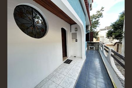 Casa de condomínio à venda com 186m², 4 quartos e sem vagaVaranda