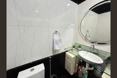 Casa de condomínio à venda com 186m², 4 quartos e sem vagaBanheiro 1
