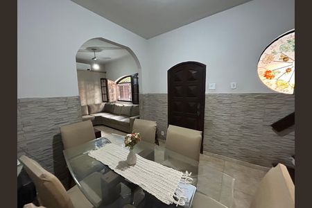 Casa de condomínio à venda com 186m², 4 quartos e sem vagaSala 1