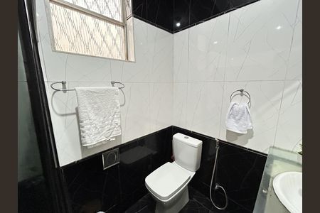 Casa de condomínio à venda com 186m², 4 quartos e sem vagaBanheiro 1