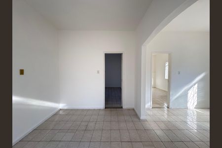 Sala de casa para alugar com 2 quartos, 161m² em Jardim Bandeirantes, Contagem