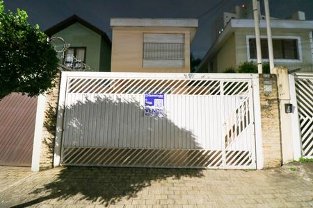 Fachada de casa à venda com 3 quartos, 180m² em Granja Julieta, São Paulo