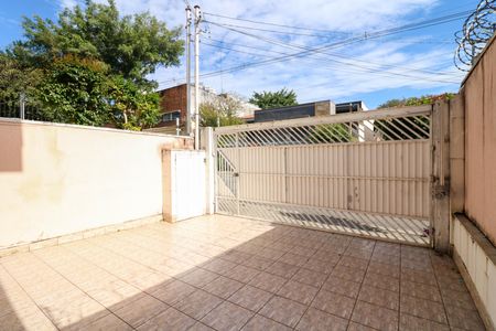 Garagem de casa à venda com 3 quartos, 180m² em Granja Julieta, São Paulo