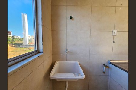 Área de Serviço de apartamento para alugar com 2 quartos, 34m² em Engenho Pequeno, Nova Iguaçu