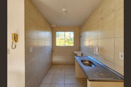 Cozinha de apartamento para alugar com 2 quartos, 34m² em Engenho Pequeno, Nova Iguaçu