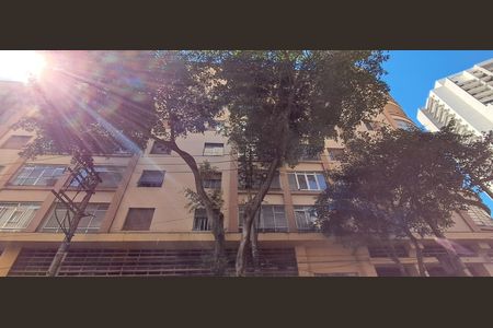 Apartamento à venda com 74m², 1 quarto e sem vagaFachada