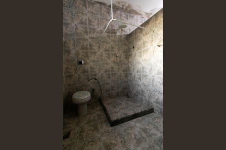 Casa para alugar com 70m², 2 quartos e 1 vaga Casa para alugar com 70m², 2 quartos e 1 vagaBanheiro da Suíte 1
