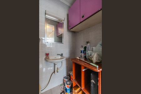 Banheiro de serviço de apartamento à venda com 2 quartos, 150m² em Menino Deus, Porto Alegre