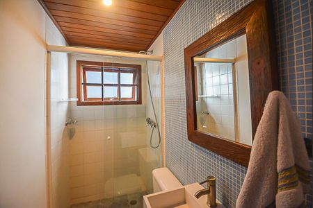 Banheiro da Suíte de casa à venda com 3 quartos, 267m² em Bairro dos Casa, São Bernardo do Campo
