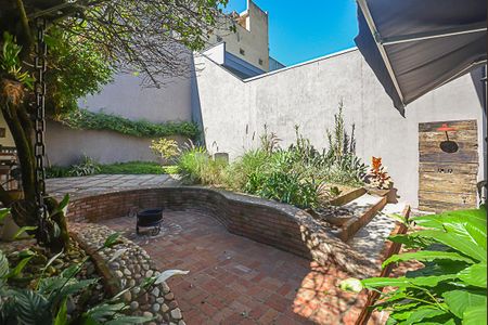 Quintal de casa à venda com 3 quartos, 267m² em Bairro dos Casa, São Bernardo do Campo