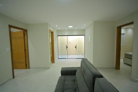 Casa à venda com 157m², 2 quartos e 2 vagasSala