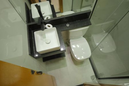 Casa à venda com 157m², 2 quartos e 2 vagasBanheiro da Suíte 2 
