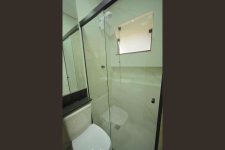 Casa à venda com 157m², 2 quartos e 2 vagasBanheiro da Suíte 2 