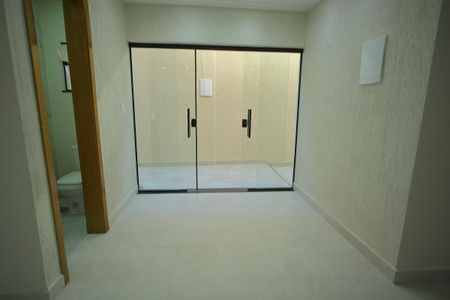 Casa à venda com 157m², 2 quartos e 2 vagasSala
