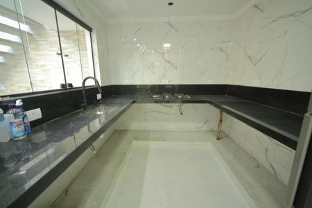 Casa à venda com 157m², 2 quartos e 2 vagasCozinha 