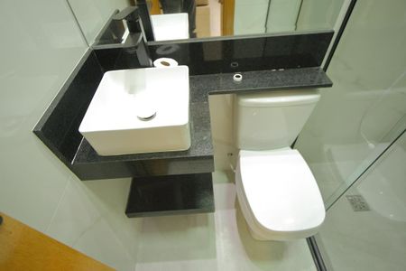 Casa à venda com 157m², 2 quartos e 2 vagasBanheiro da Suíte 2 