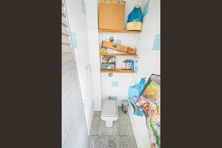 Apartamento à venda com 67m², 2 quartos e 1 vagaBanheiro de serviço