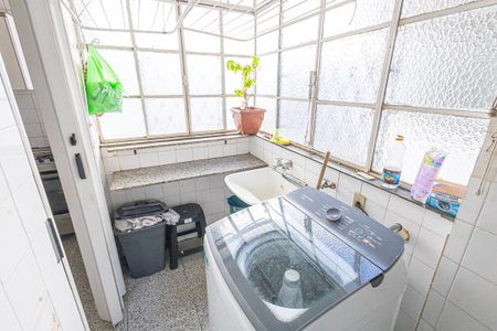 Apartamento à venda com 67m², 2 quartos e 1 vagaArea de serviço